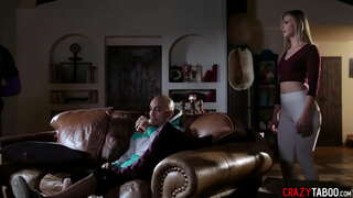 Bayek Jillian Janson knelt lan di sedot amba kontol lan sante hardcore pus kurang ajar sawise iku