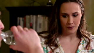 Stepmommy huwa mara tagħha kontenituri tal-muskoli