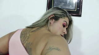 Aparvado grande latina