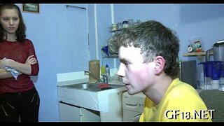 Sababaraha rumaja cuties teu bisa ngabayangkeun kahirupan maranéhanana