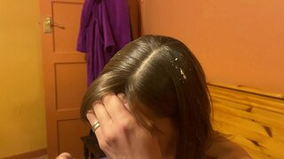 Ali, &quot;Alexa bana bir cesaret ver&quot;diye bağırıyor.,