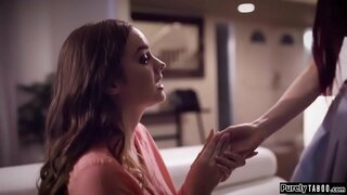 Dospívající se rychle změní setkání čas, datum, její ségra se s dívkou, ona se setkala s on-line.Že mění sebe, aby vypadala jako její ségra a ukáže ifo její data dům.Ona manipuluje holka na sex