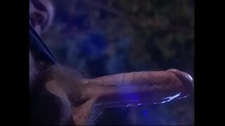 ĸ�满的ravenhaired宝贝被捣通过倡导作为仪式的魔鬼崇拜