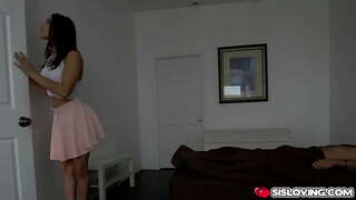 Abella Bebaya kepengin kanggo aran dheweke stepbrothers jago nang dheweke udan twat